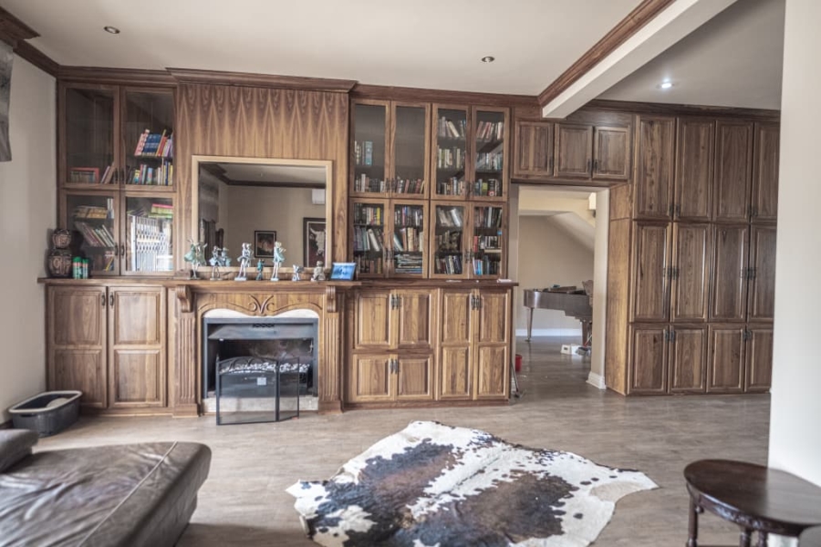To Let 5 Bedroom Property for Rent in Wilkoppies North West